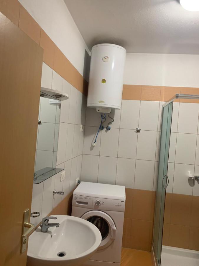 Kokomani Apartment Durres Exterior photo