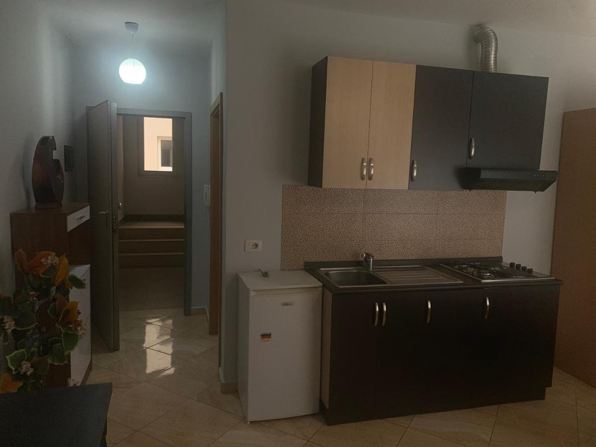 Kokomani Apartment Durres Exterior photo